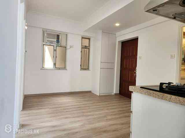 Wan Chai - Siu Fung Building 03