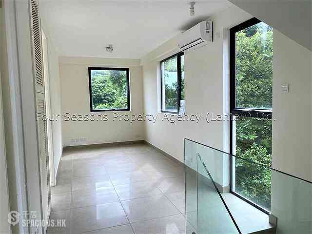 South Lantau - Tong Fuk 17