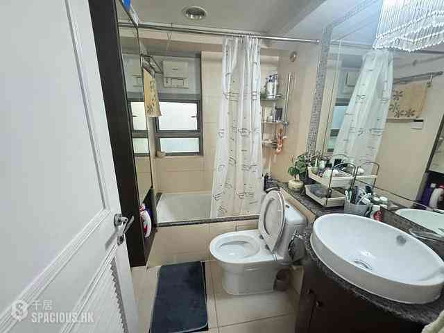 Tung Chung - Caribbean Coast Phase 4 Crystal Cove Tower 16 08