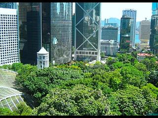 Mid Levels Central - Mackenny Court 02