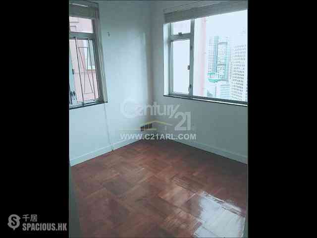 Mid Levels Central - Mackenny Court 06