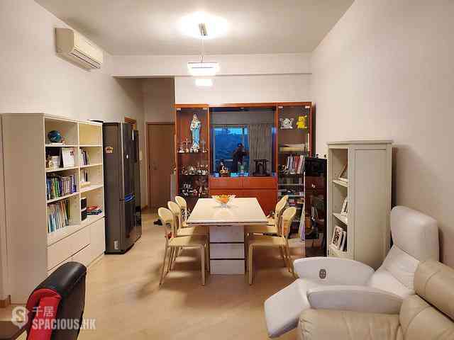Gold Coast / So Kwun Wat - Avignon 01