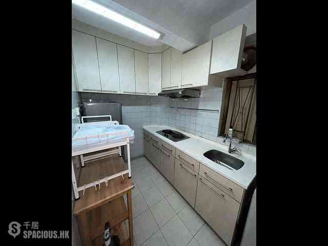 Sai Ying Pun - Hing Wah House 04