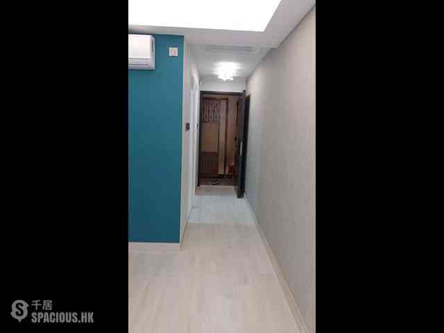 Wan Chai - Wai Lun Building 07
