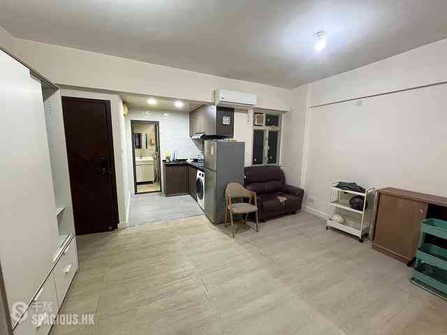 Sai Ying Pun - Lee Wah Mansion 02