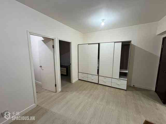 Sai Ying Pun - Lee Wah Mansion 03