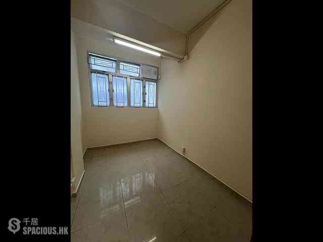 Wan Chai - Tai Tak Building 04