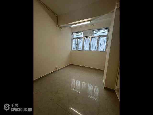 Wan Chai - Tai Tak Building 03