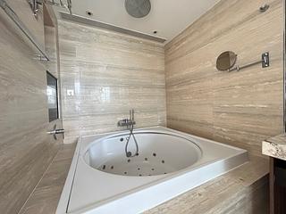 Wong Chuk Hang - Marinella Block 1 05
