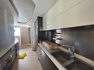 Wong Chuk Hang - Marinella Block 1 09