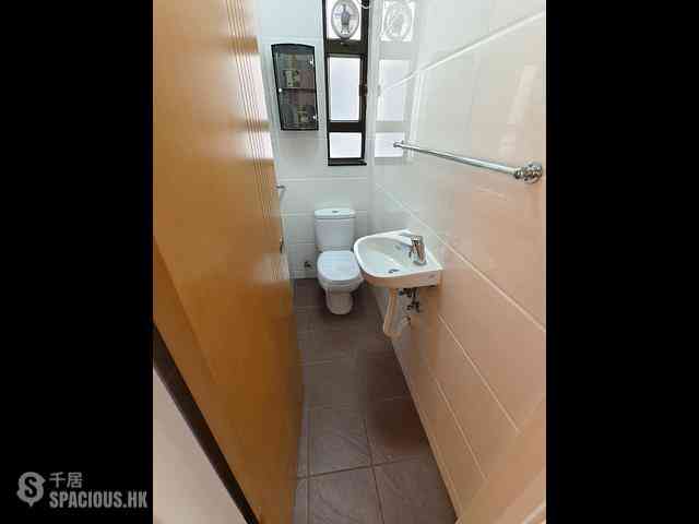 Fortress Hill - Wah Hoi Mansion Block B 05