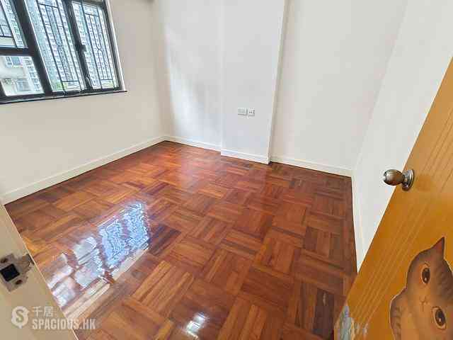 Fortress Hill - Wah Hoi Mansion Block B 09