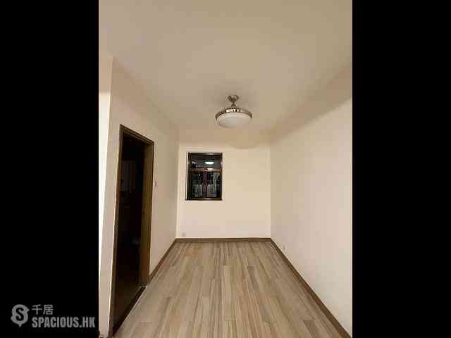 Wan Chai - King Sing House 02