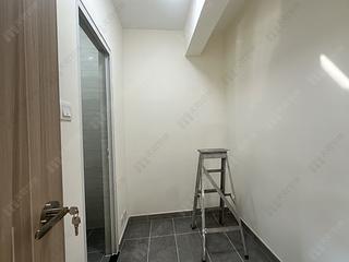 Mid Levels Central - Elegant Terrace Block 2 11