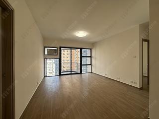 Mid Levels Central - Elegant Terrace Block 2 02