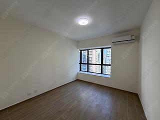 Mid Levels Central - Elegant Terrace Block 2 04