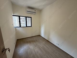 Mid Levels Central - Elegant Terrace Block 2 07