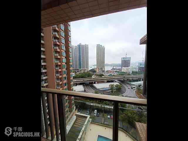 Tai Kok Tsui - Harbour Green Tower 3 07