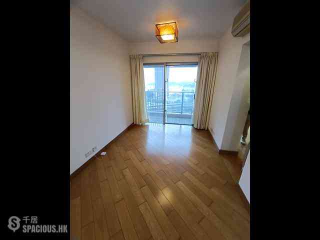 Tai Kok Tsui - Harbour Green Tower 3 01