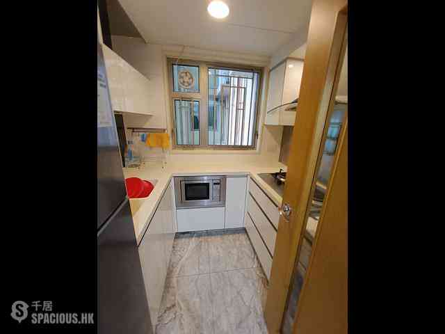 Tai Kok Tsui - Harbour Green Tower 3 06