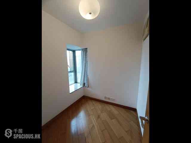 Tai Kok Tsui - Harbour Green Tower 3 04
