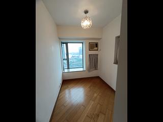 Tai Kok Tsui - Harbour Green Tower 3 03