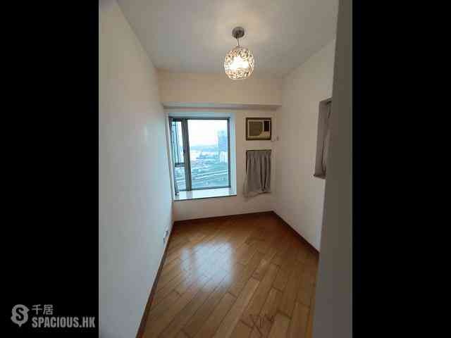 Tai Kok Tsui - Harbour Green Tower 3 03