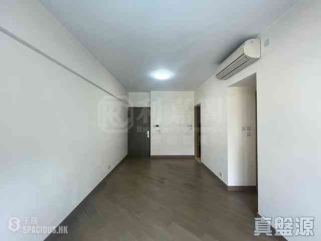 Tseung Kwan O - The Wings Ocean Wings Block 8 02