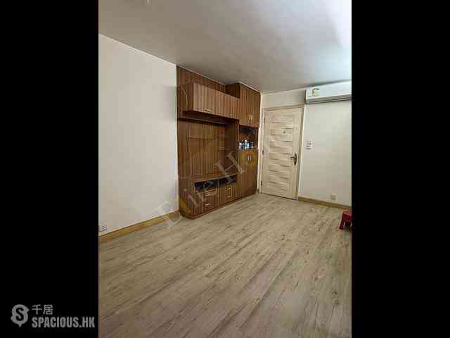 Sai Ying Pun - Fung Yu Building 01