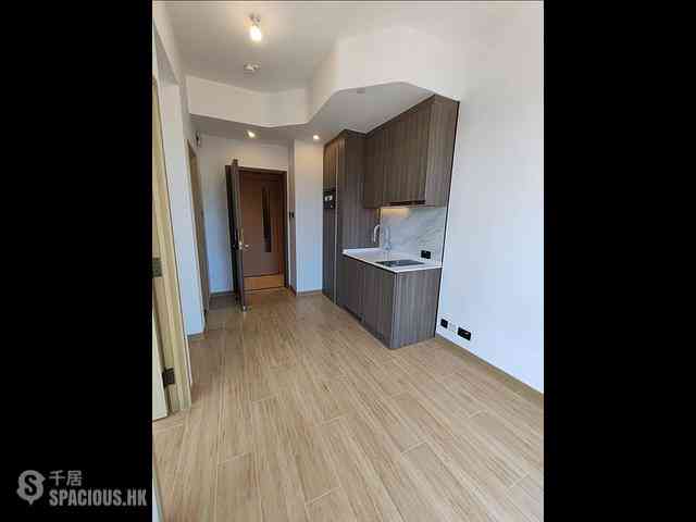 Cheung Sha Wan - Amber Place 02