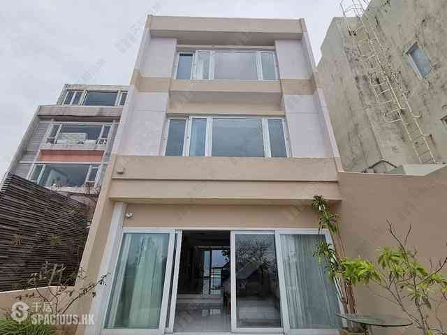 Wong Chuk Hang - Manly Villa 02