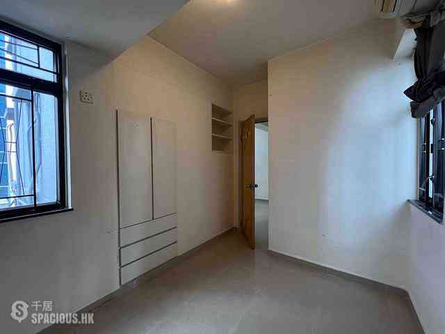 Sai Ying Pun - General Building 04