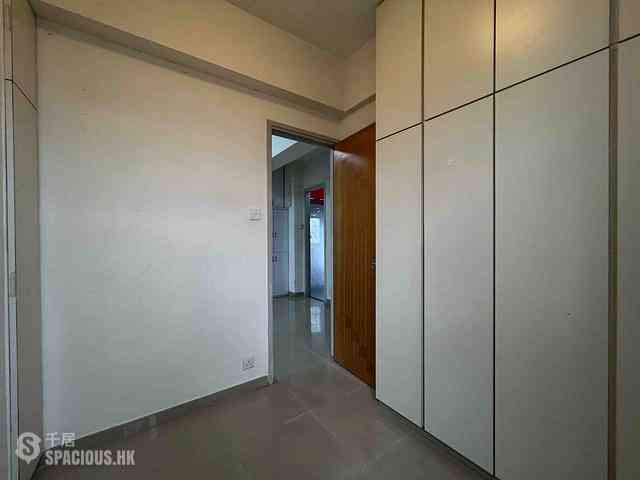 Sai Ying Pun - General Building 05