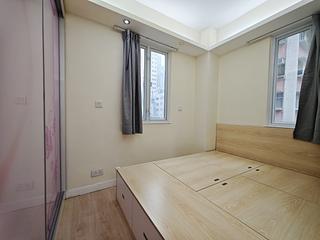 Wan Chai - Luen Fat Mansion 05