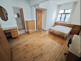 Stubbs Road - Miramar Villa 03