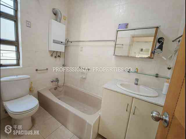 Stubbs Road - Miramar Villa 05