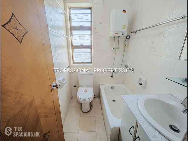 Stubbs Road - Miramar Villa 07
