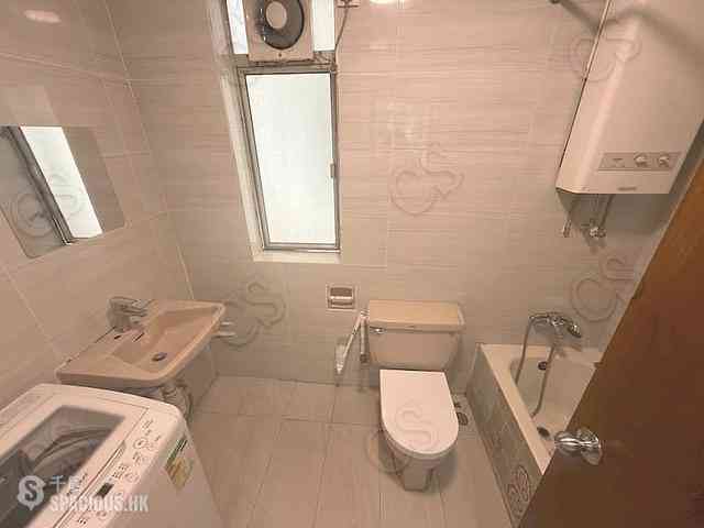 Quarry Bay - Nan Fung Sun Chuen Block 6 05
