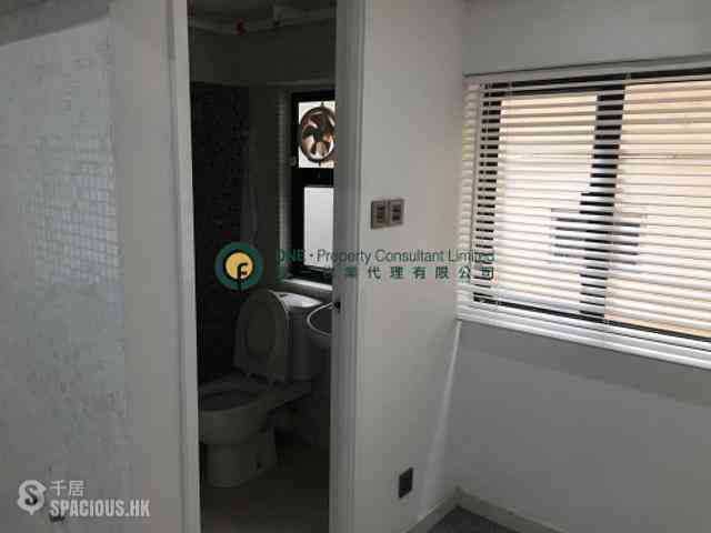 Sheung Wan - Pong Fai Building 03