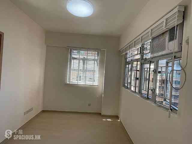 Kennedy Town - Yue On Building 01