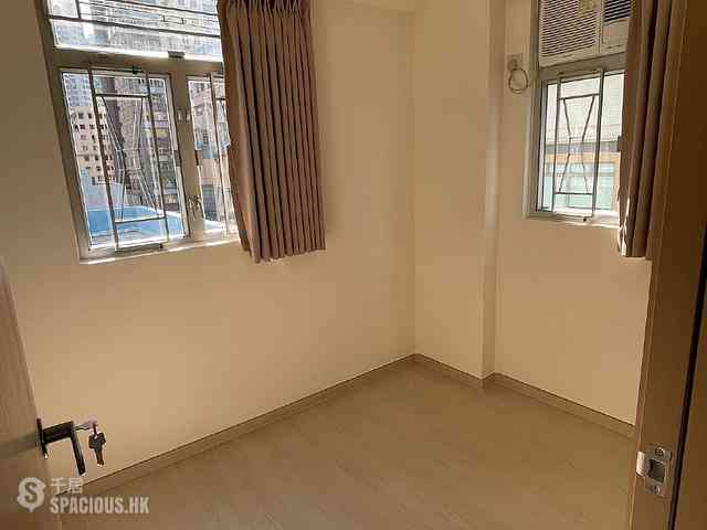 Kennedy Town - Yue On Building 02