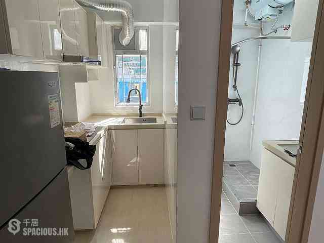 Kennedy Town - Yue On Building 04