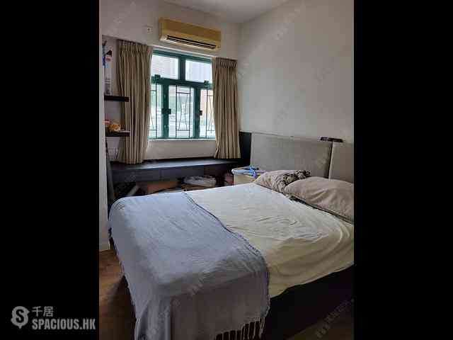 Wan Chai - Yue King Building 07