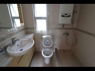 Wan Chai - Vincent Mansion 07