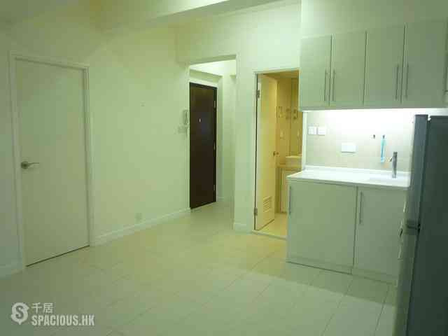 Sheung Wan - 219, Queen's Road Central 01