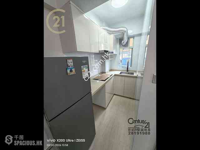 Kennedy Town - Yue On Building 07