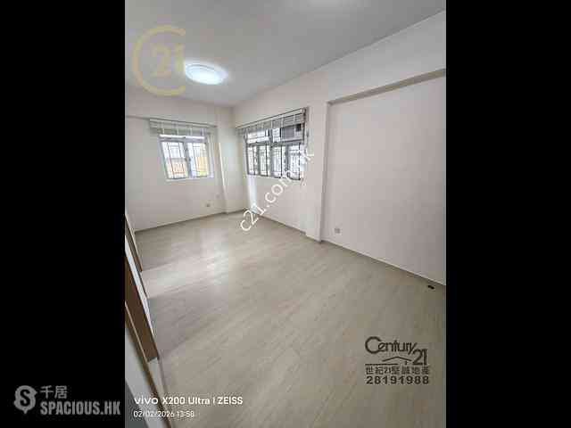 Kennedy Town - Yue On Building 06