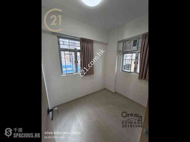 Kennedy Town - Yue On Building 02