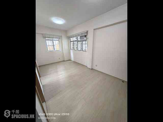 Kennedy Town - Yue On Building 03