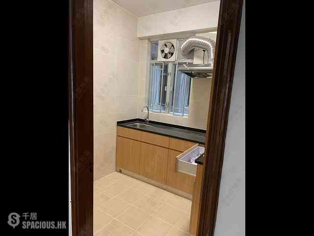 Mid Levels West - Hing Wah Mansion Block B 04